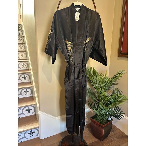Black Embroidered Satin Unisex  Kimono - Picture 4 of 8